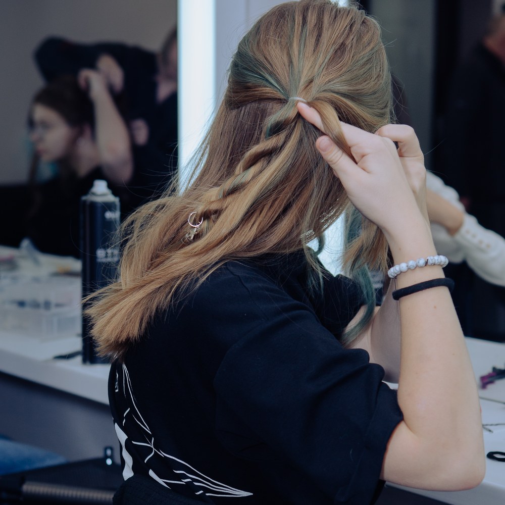 Se separan tres secciones antes de que comience la trenza