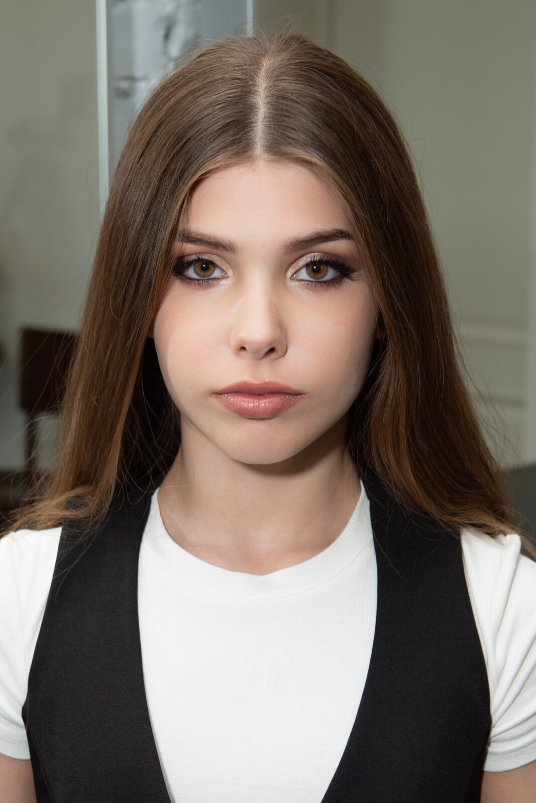 PRO MAKEUP ARTIST COURSE FOR TEENS