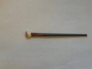 Types of Makeup Brushes and How to Use Them